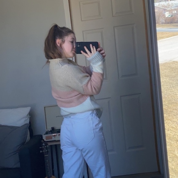 Pink Neutral Oversized Sweater - Picture 3 of 7